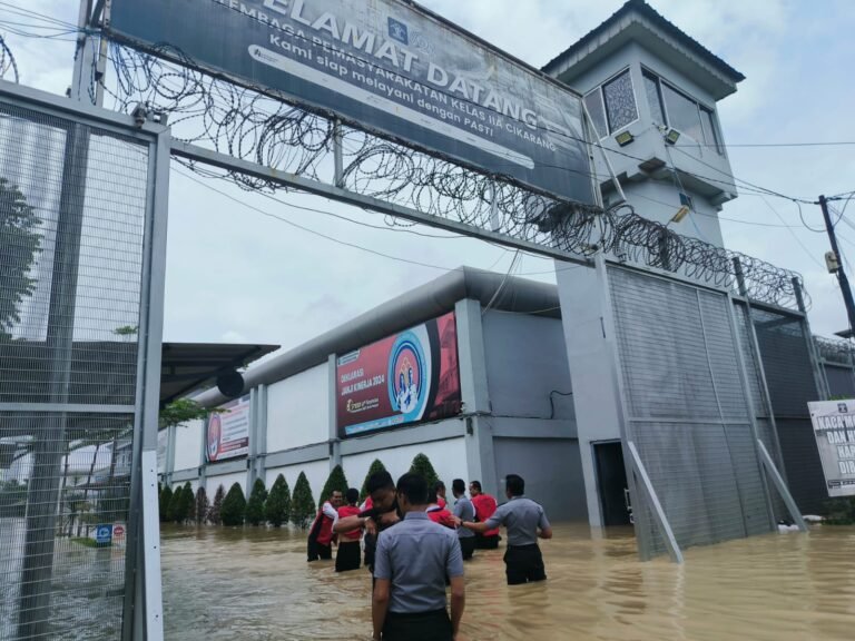 Tinjau Banjir di Lapas Cikarang, Dirjenpas Pastikan Layanan Warga Binaan Tetap Berjalan