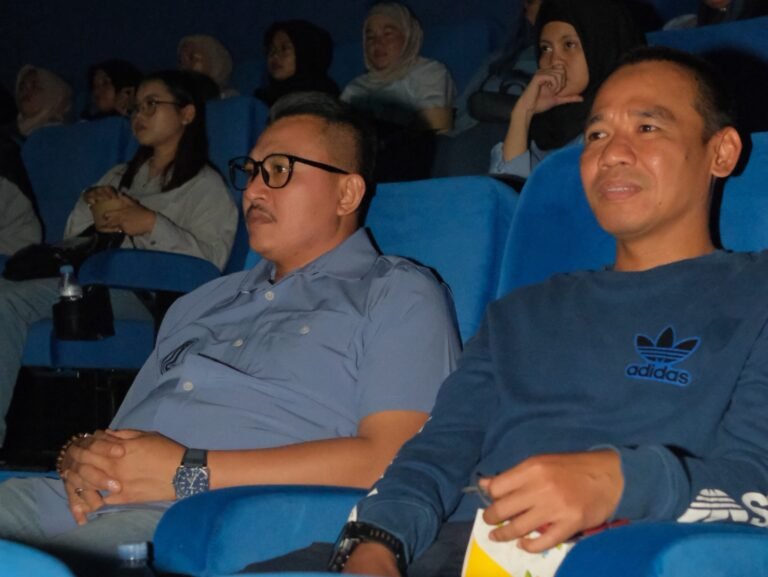 keluarga Besar Polres Subang Nobar Film Sayap-Sayap Patah 2 , Ambil Hikmah Pentingnya Kebersamaan Dan Kesadaran Menangkal Radikalisme