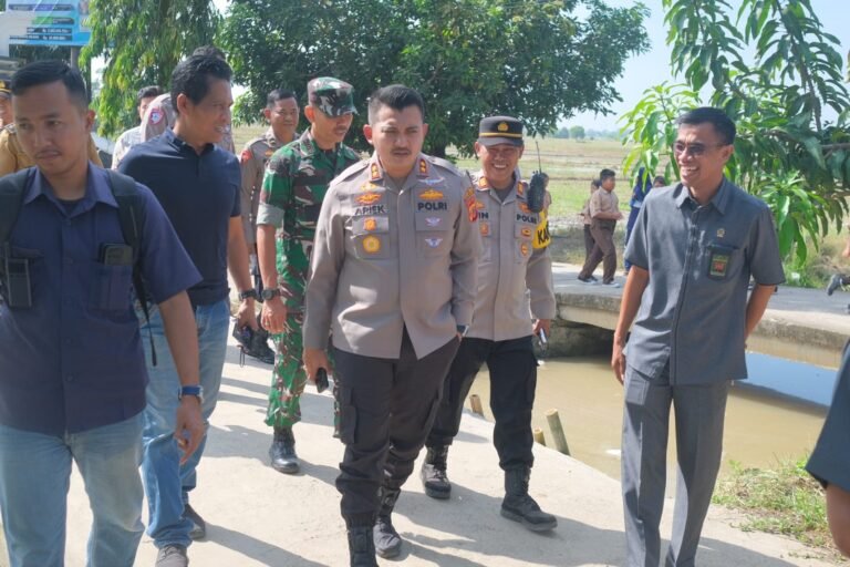 Kapolres Subang Pimpin Pengamanan Eksekusi Pengosongan dan Penyerahan Objek Perkara Berupa Bidang Tanah dan Bangunan Di Kecamatan Sukasari