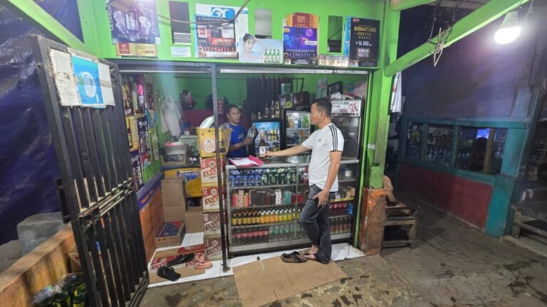 Razia Miras , Satresnarkoba Polres Subang Amankan 399 Botol Miras Berbagai  Jenis