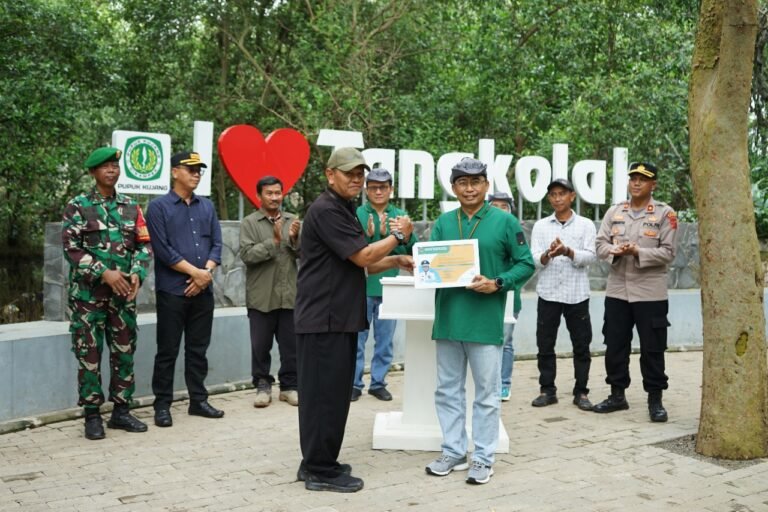 5.050 Mangrove Ditanam, Pupuk Kujang Dorong Konservasi dan UMKM di Tangkolak