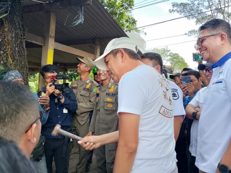 Pol PP Subang Kena Semprot KDM, Bongkar Bangunan Liar Tak Bawa Alat Memadai