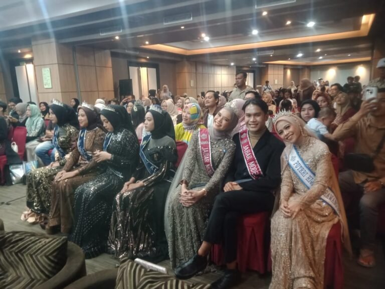22 Finalis Bertalenta Tampil di Miss Muslimah Karawang 2025, Erick Heryawan: Akhlak dan Percaya Diri adalah Kunci
