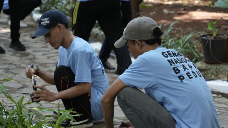 150 Klien Pemasyarakatan Jakarta Bersihkan Kampung Budaya Betawi, Simbol Awal Penerapan Pidana Sosial Nasional