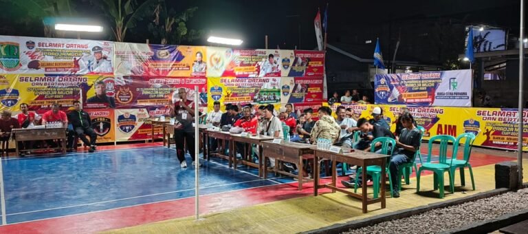 Menyambut HUT RI Ke-80, Turnamen Badminton Karang Taruna “Pradja Muda” Desa Telukjambe Resmi Di Buka.