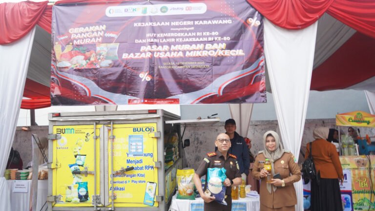 Sinergi Kejari Karawang, Bulog, dan UMKM Sukses Gelar Pasar Murah untuk Ringankan Beban Ekonomi Warga