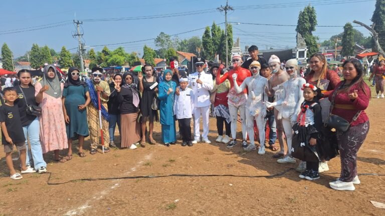 Kegiatan Pawai Warnai Perayaan 17 Agustus, Warga Desa Cijati Antusias Menuju Kecamatan