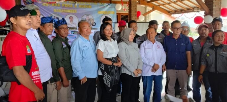 Wartawan harus memiliki kemampuan memverifikasi data sehingga dapat menyajikan berita secara berimbang dan mematuhi kode etik