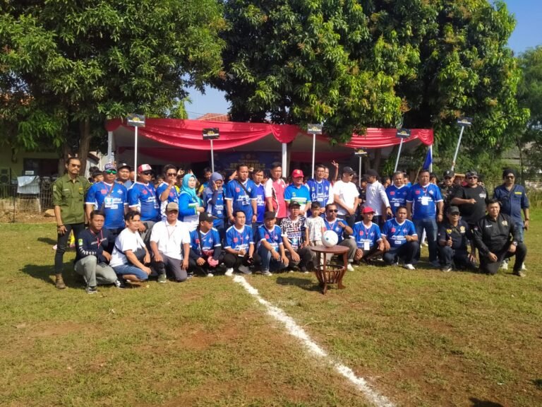 Turnamen Sepak Bola antar Desa Sukses Digelar, Karang Taruna Telukjambe Timur Cup 2025 jadi ajang silaturahmi di HUT RI Ke-80.
