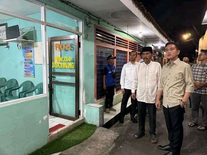 Dukung Pelaksanaan Siskamling, Wapres Kunjungi Pos Ronda Kembangan dan Pesanggrahan 